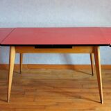 Table of red on the formica kitchen, 1950