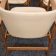 Chaises de salle à manger/conférence vintage avec accoudoirs en noyer et cuir vinyle d'origine b