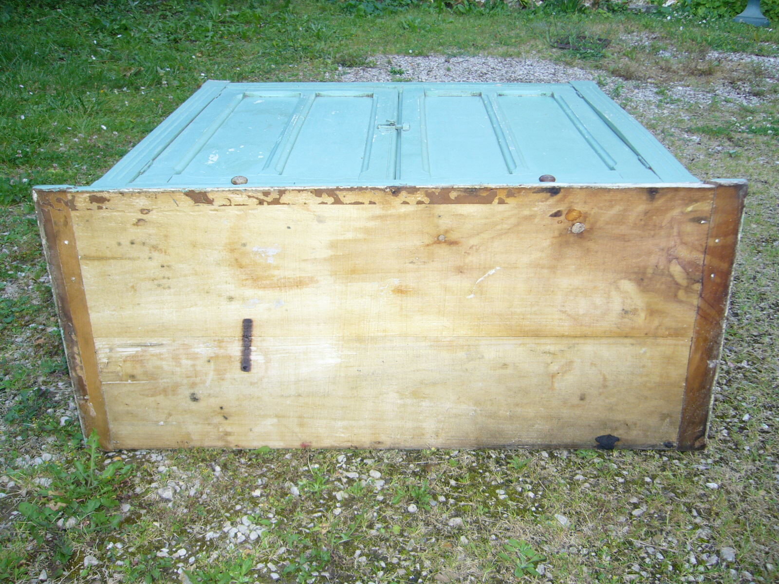 Old pine wood confectioner