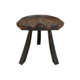 Tripod stool in solid wood, carved with gouge