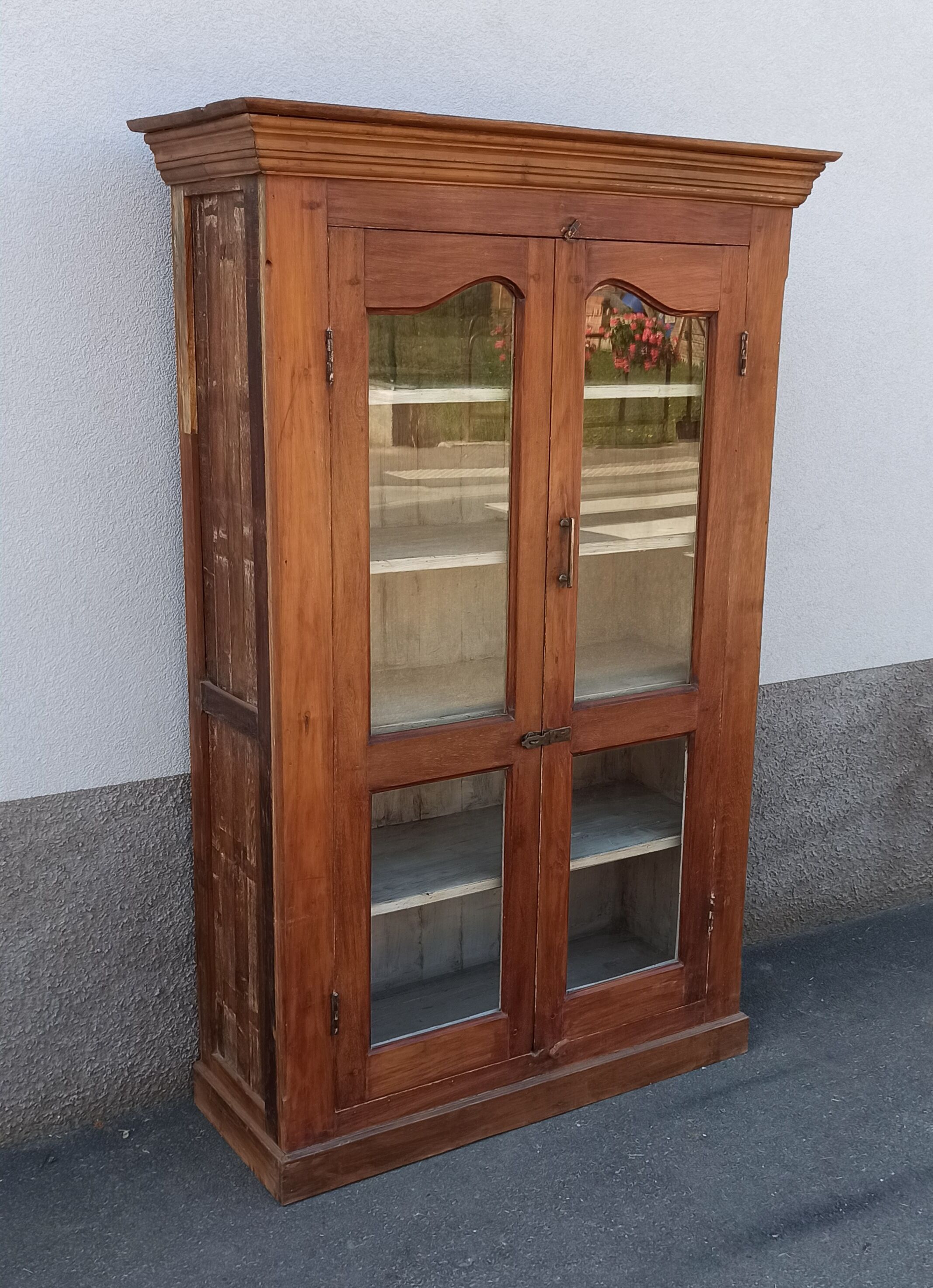 Glazed wooden cabinet