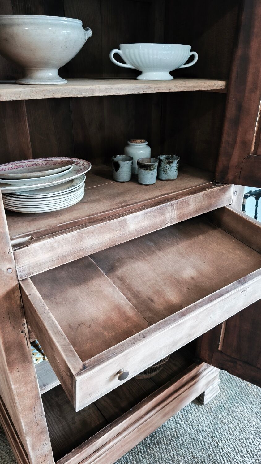 Wardrobe / standing man