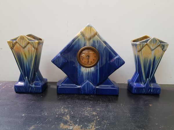 Horloge pendule de cheminée art deco avec 2 vases céramique bleu blanc vintage