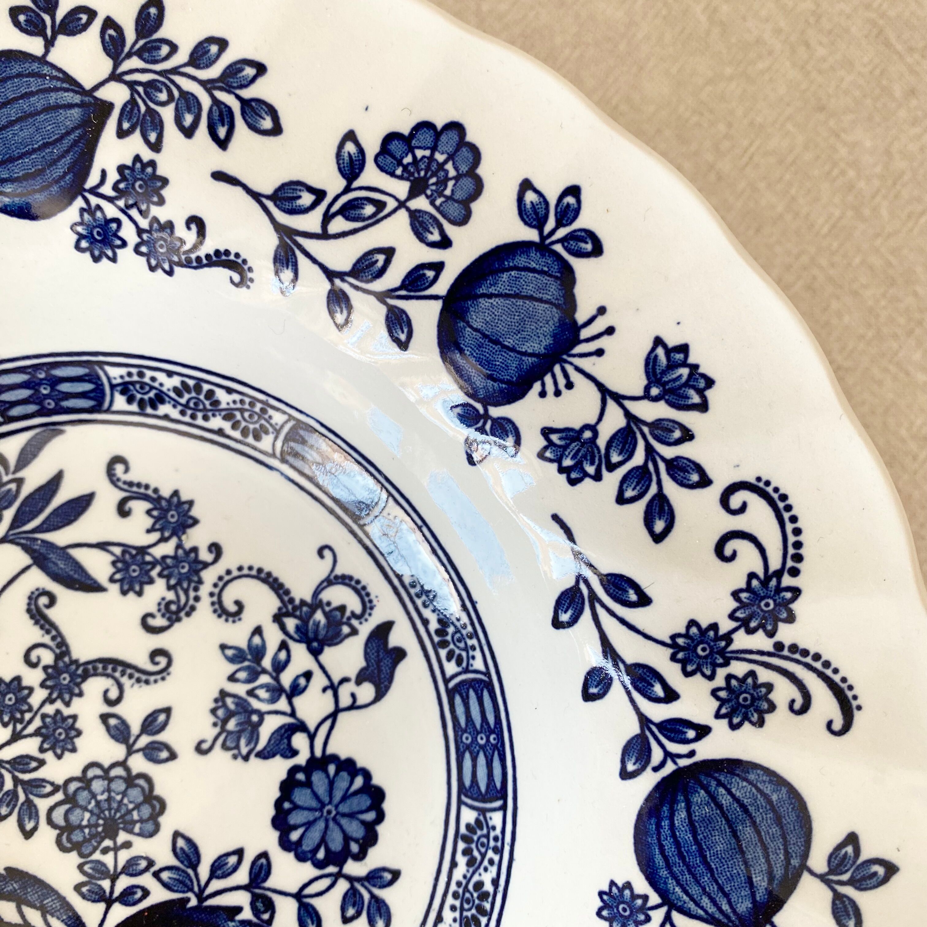 English hollow plates blue flowers