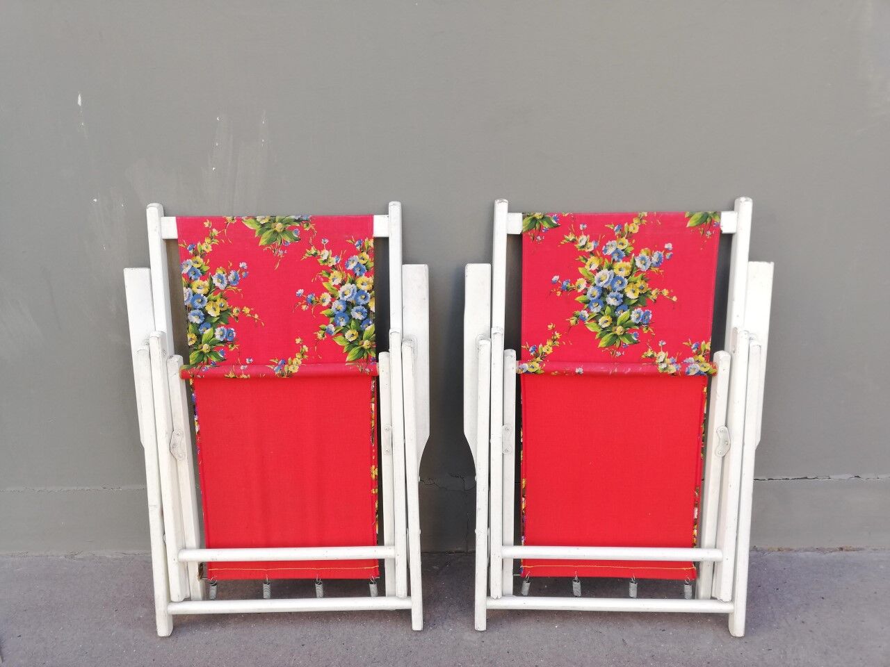 Pair of foldable garden chairs