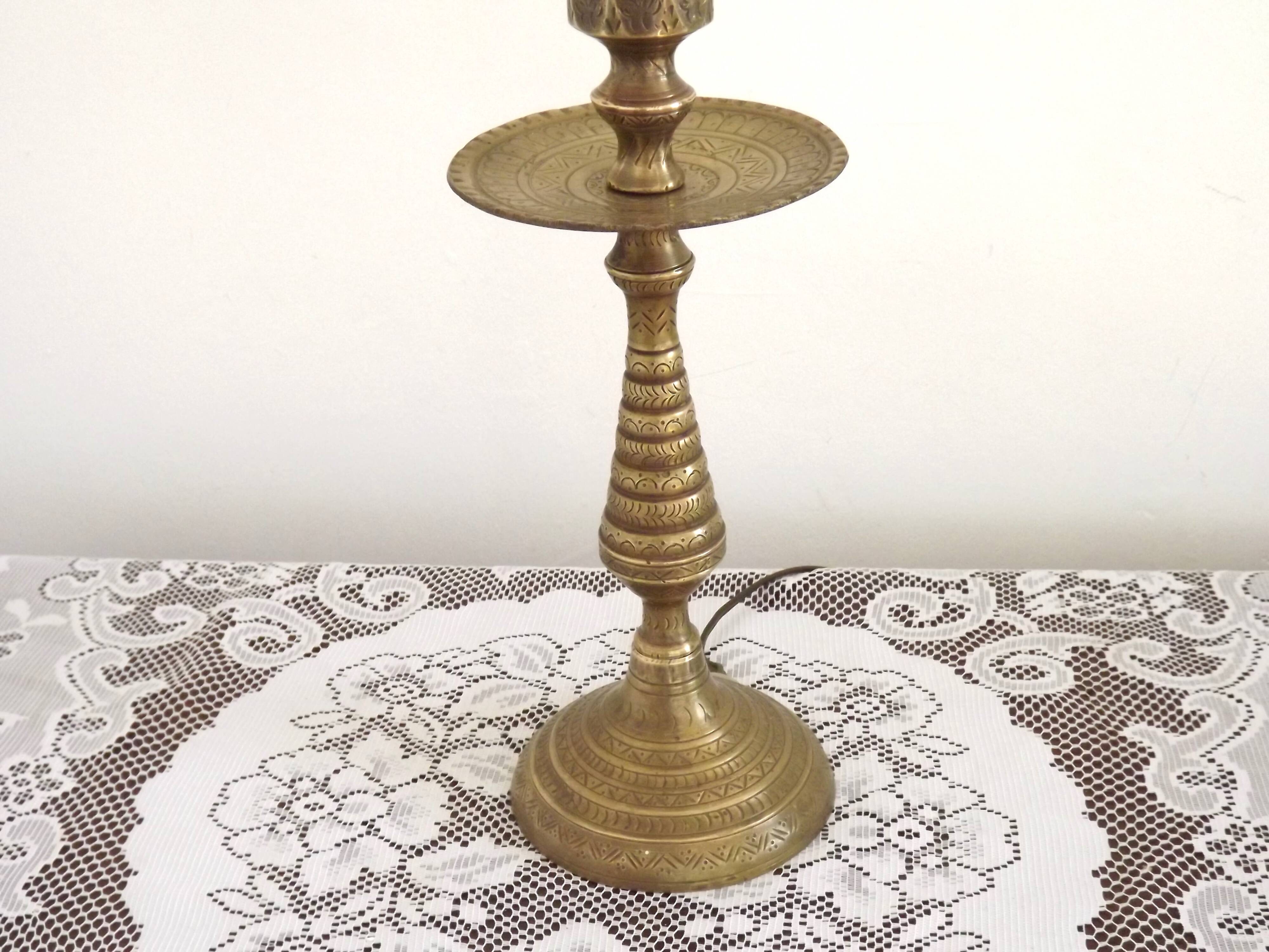 Electrified candlestick lamp base in solid brass, Morocco mid-20th century.