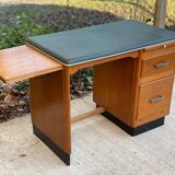 Scandinavian extendable desk in solid oak wood and green leather