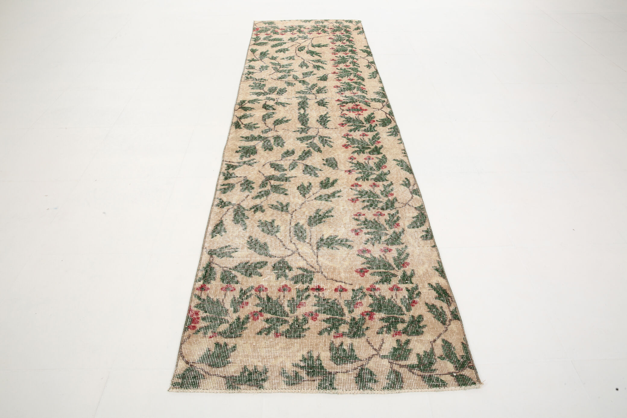 2x9 Vintage Floral Runner Rug, 77x271Cm