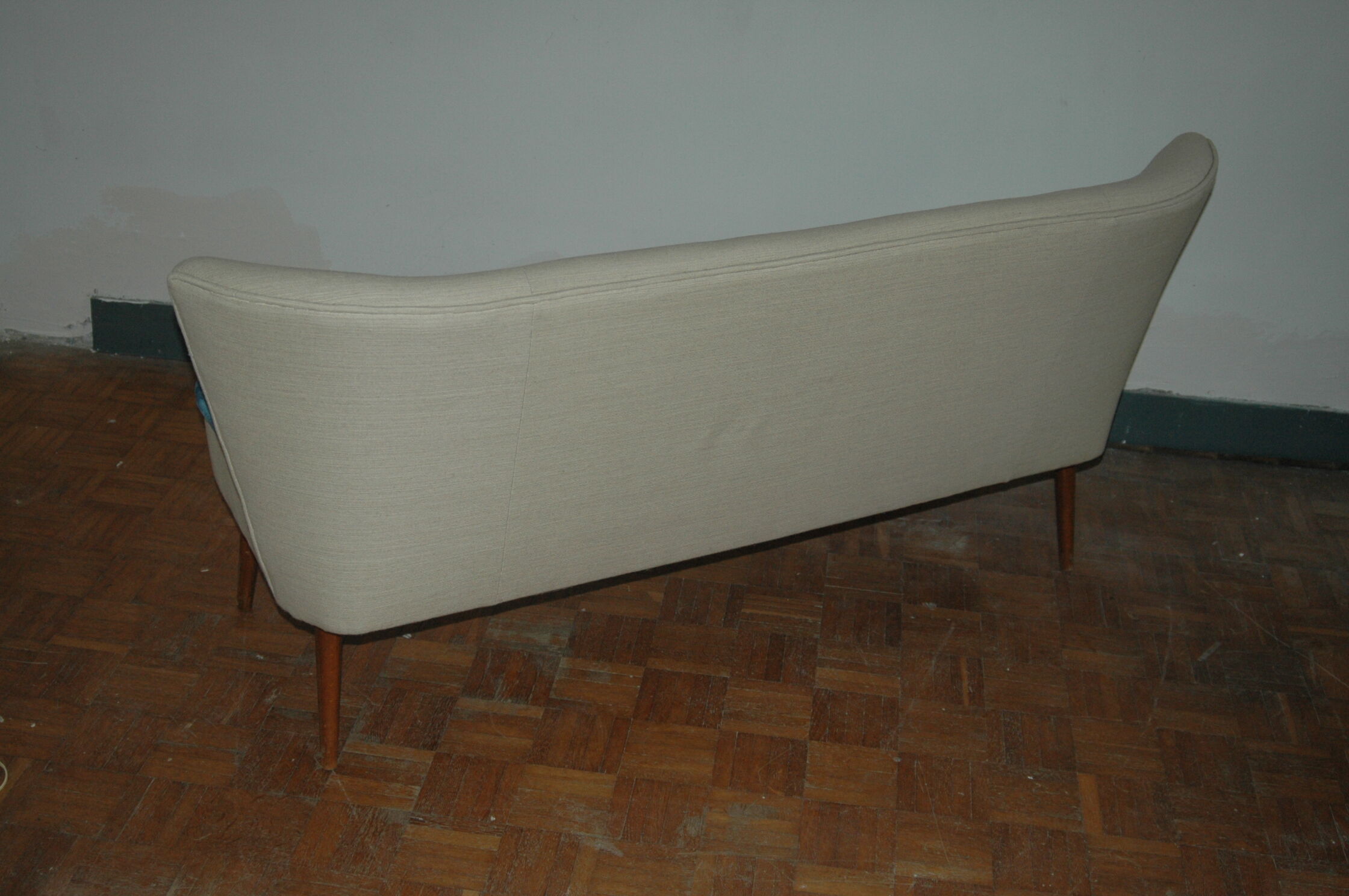 sofa design 60's or Scandinavian