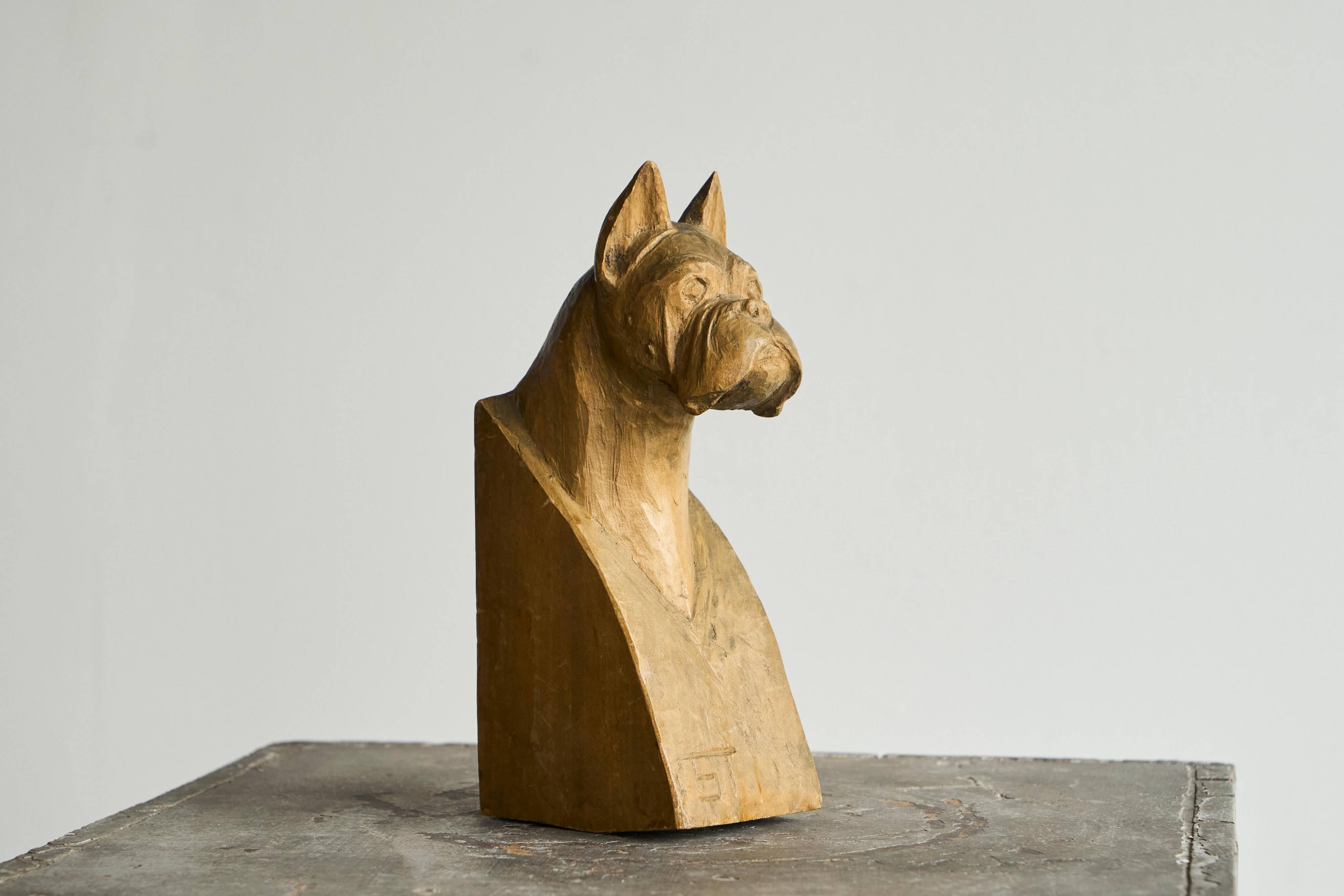 Sculpture of a boxer bookends in carved solid wood, mid-20th century.