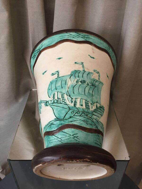 Vase en ceramique jerome massier vallauris decor navire