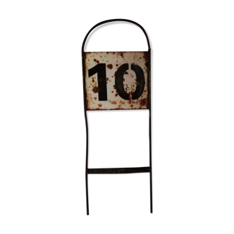 Metal plate number