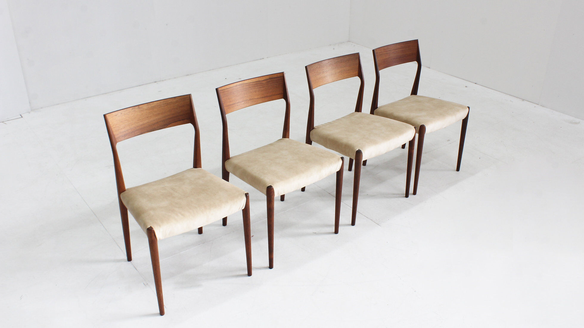 Chaises de salle à manger vintage des années 60 par Fristho, ensemble de 4