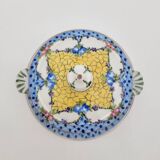 Bouillon and its porcelain display