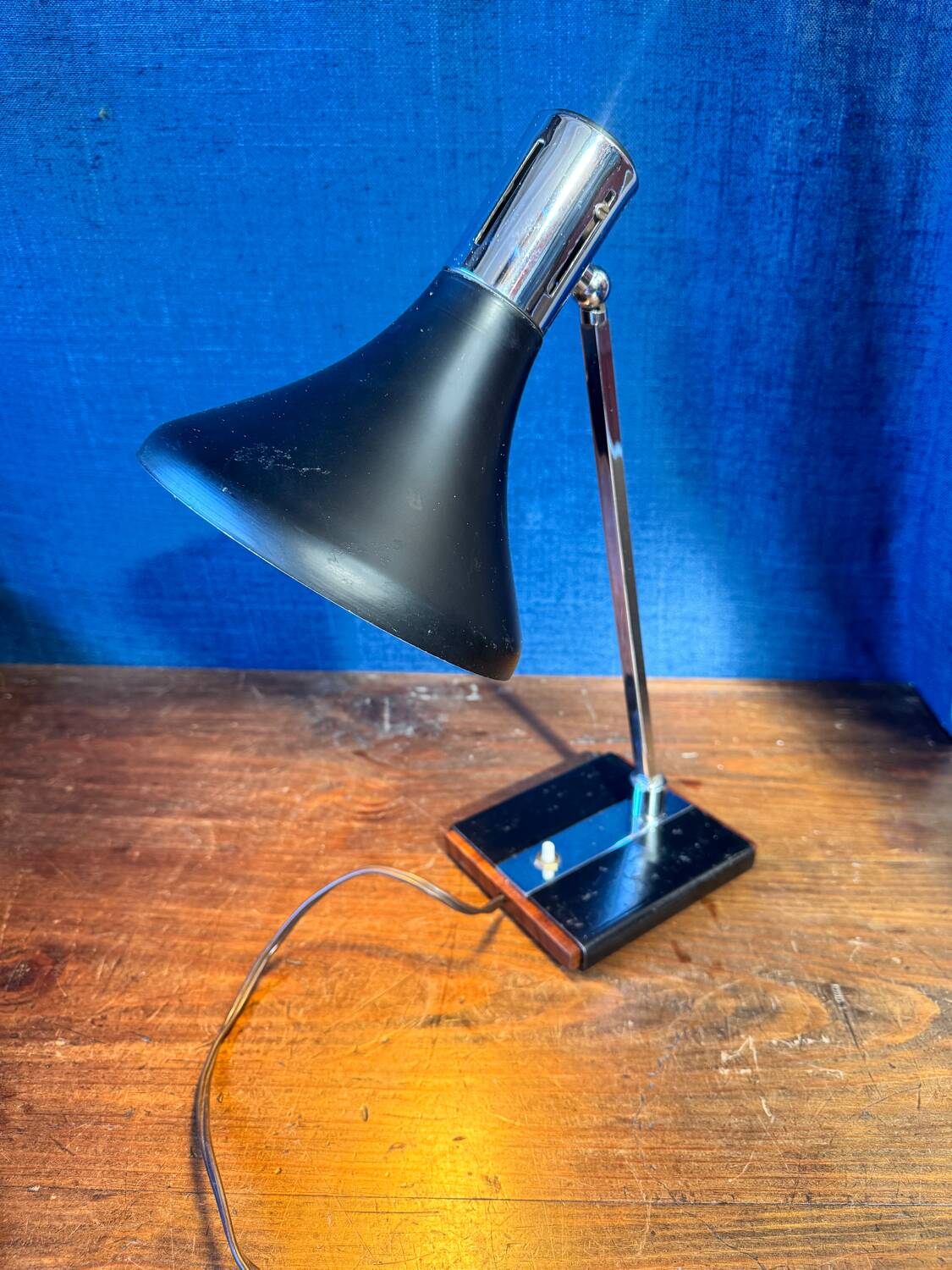 Italian design desk lamp from the 1960s.