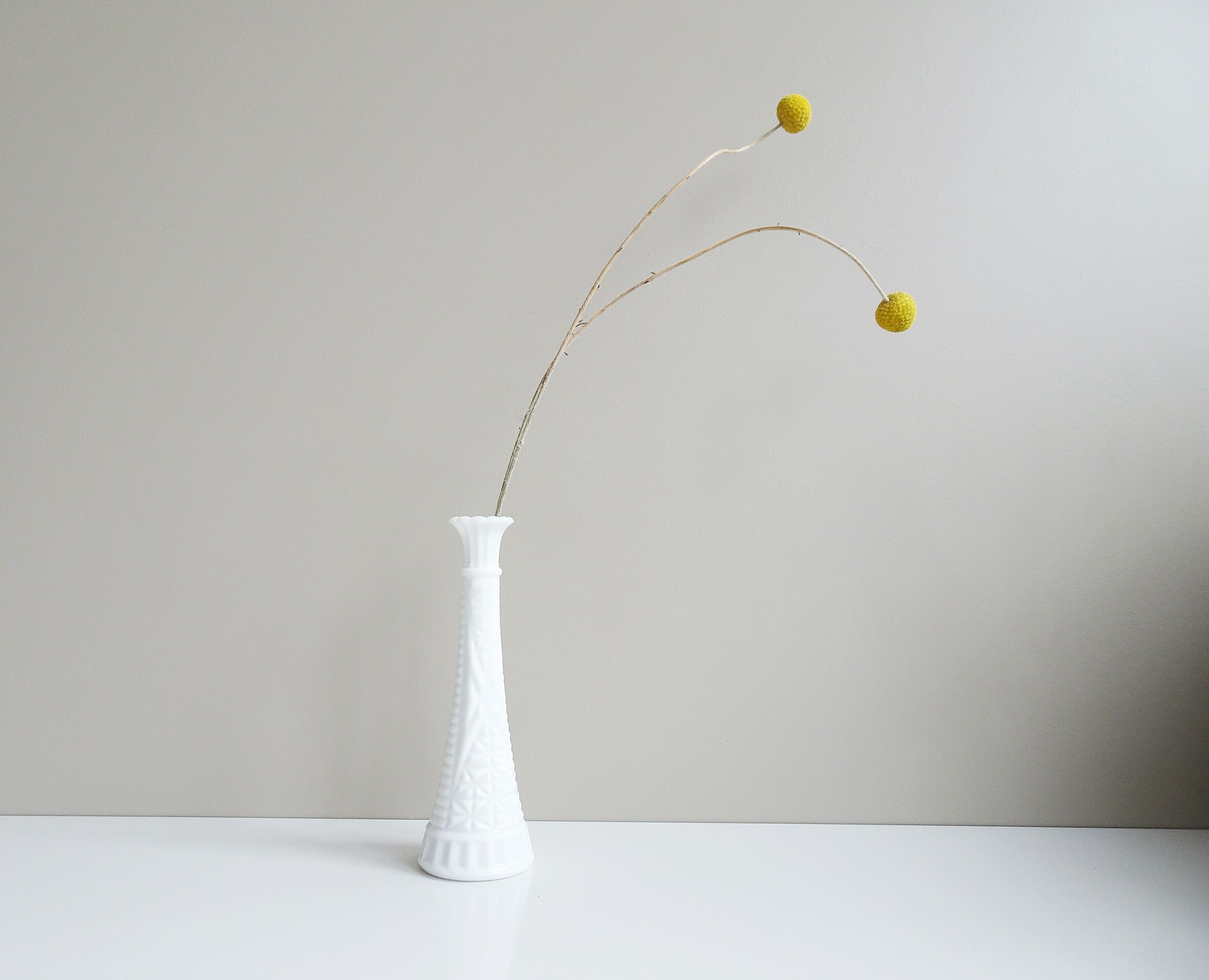 Soliflore en verre opalin