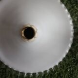 2 suspensions en opaline dentelées