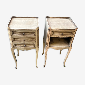 Paire de tables chevet louis xv en chene brut  clair