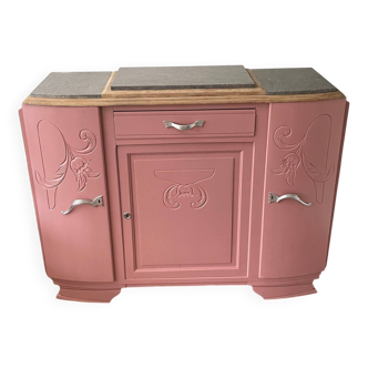 Buffet art deco relooké rose poudré, dessus marbre, poignées chromées, vintage shabby chic