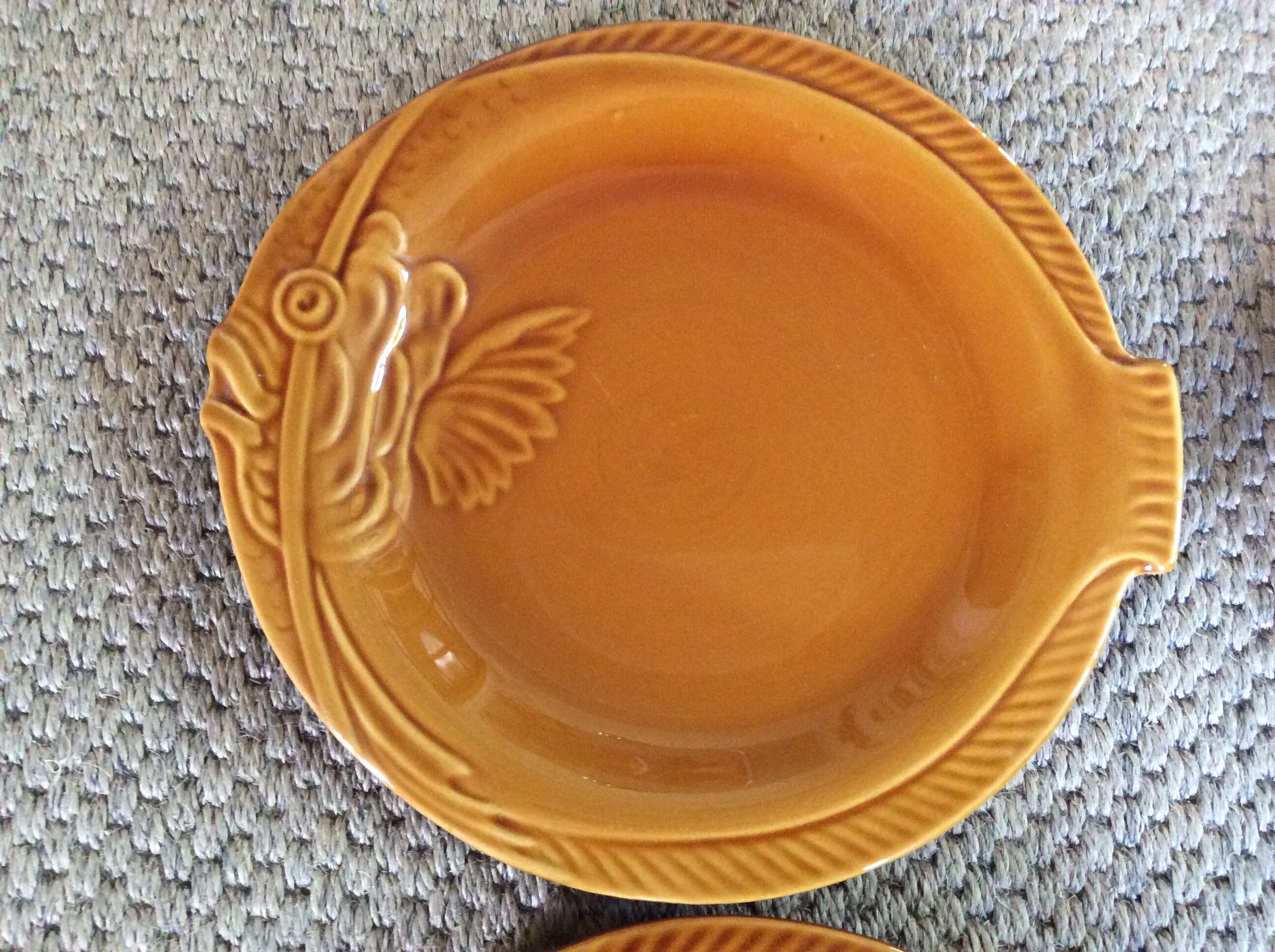 Series of 4 fish plates
