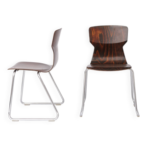 2 de 8 chaises empilables