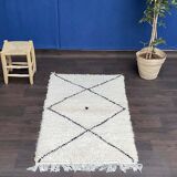 Beni Ouarain Berber carpet with black dot 77x145cm