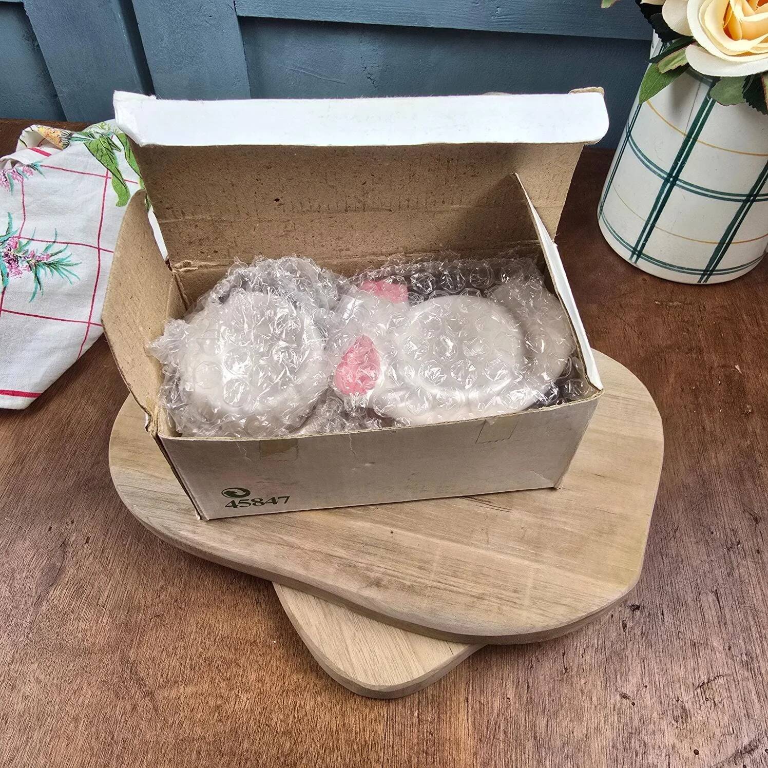 Vintage egg service for 2: Chicken egg cups & shells + fabric hats