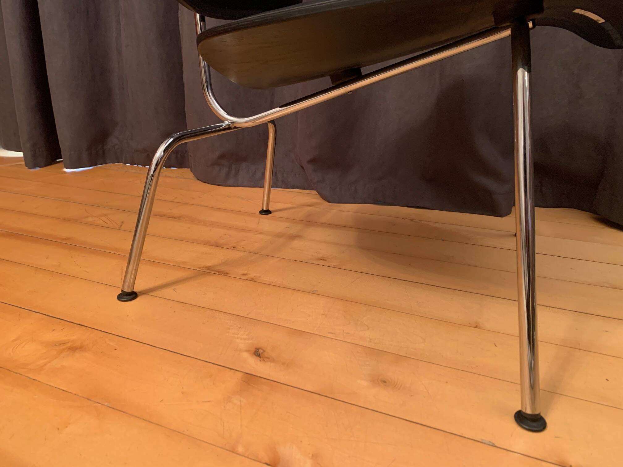 Leather armchair LCM designed by Charles & Ray Eames, Vitra