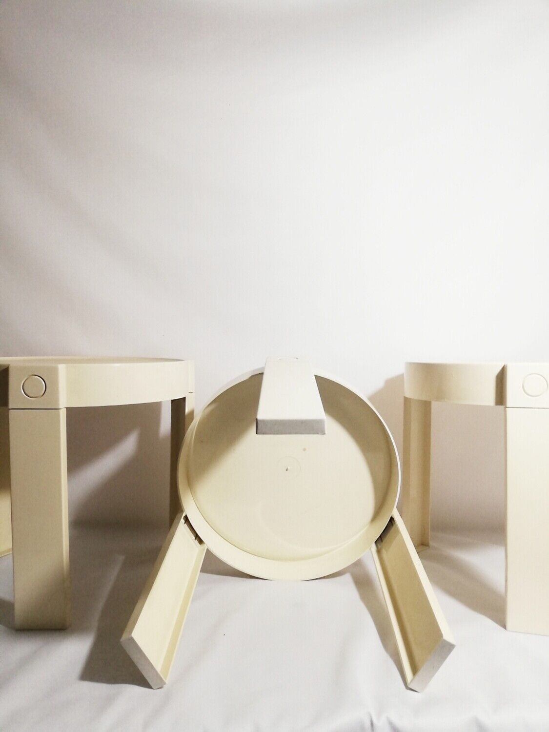 Set of 3 trundle tables 70s
