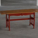 Scandinavian extendable table for writing or dining with a drawer, early 20th century.