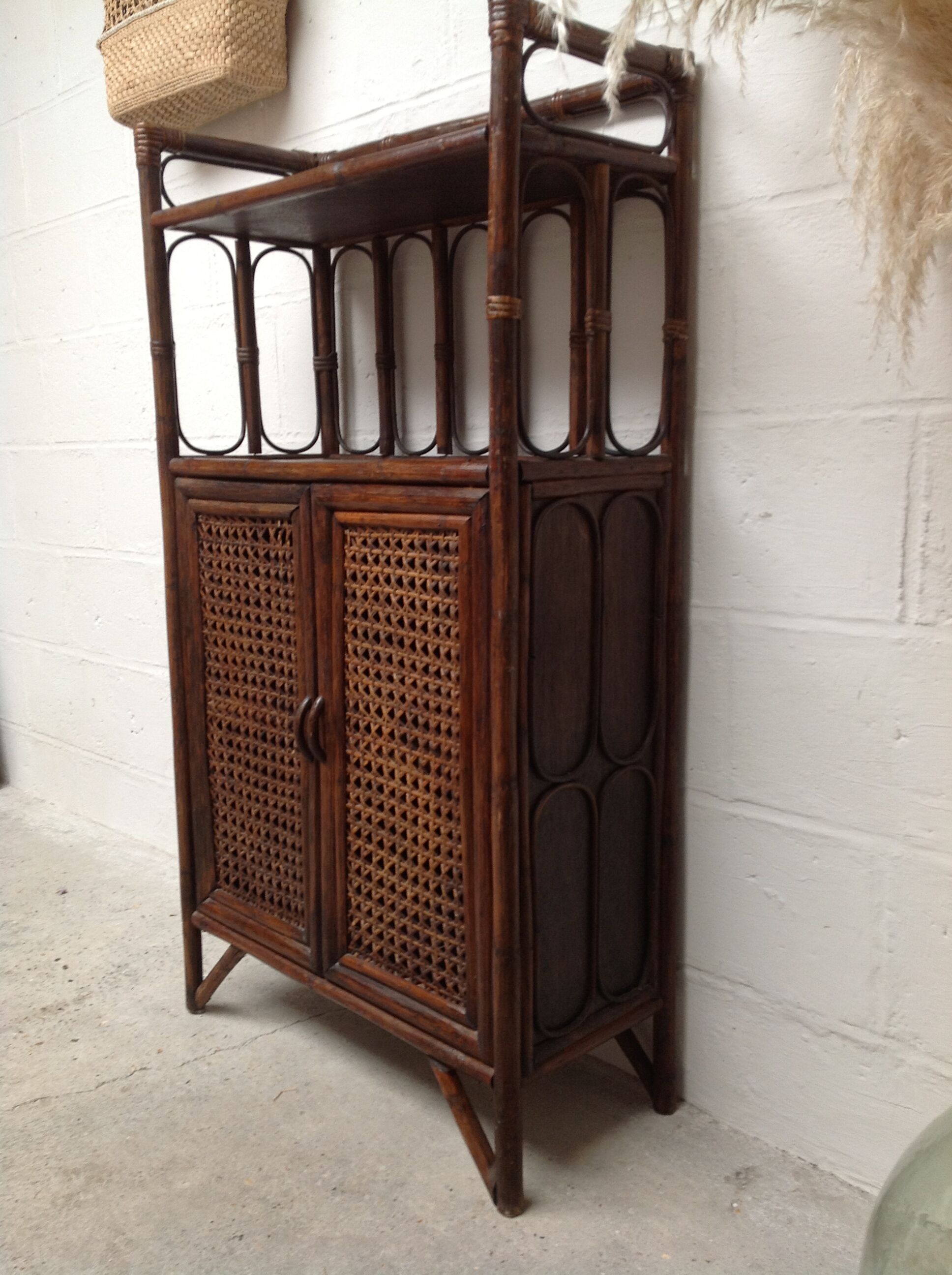 Buffet wood and rattan canning