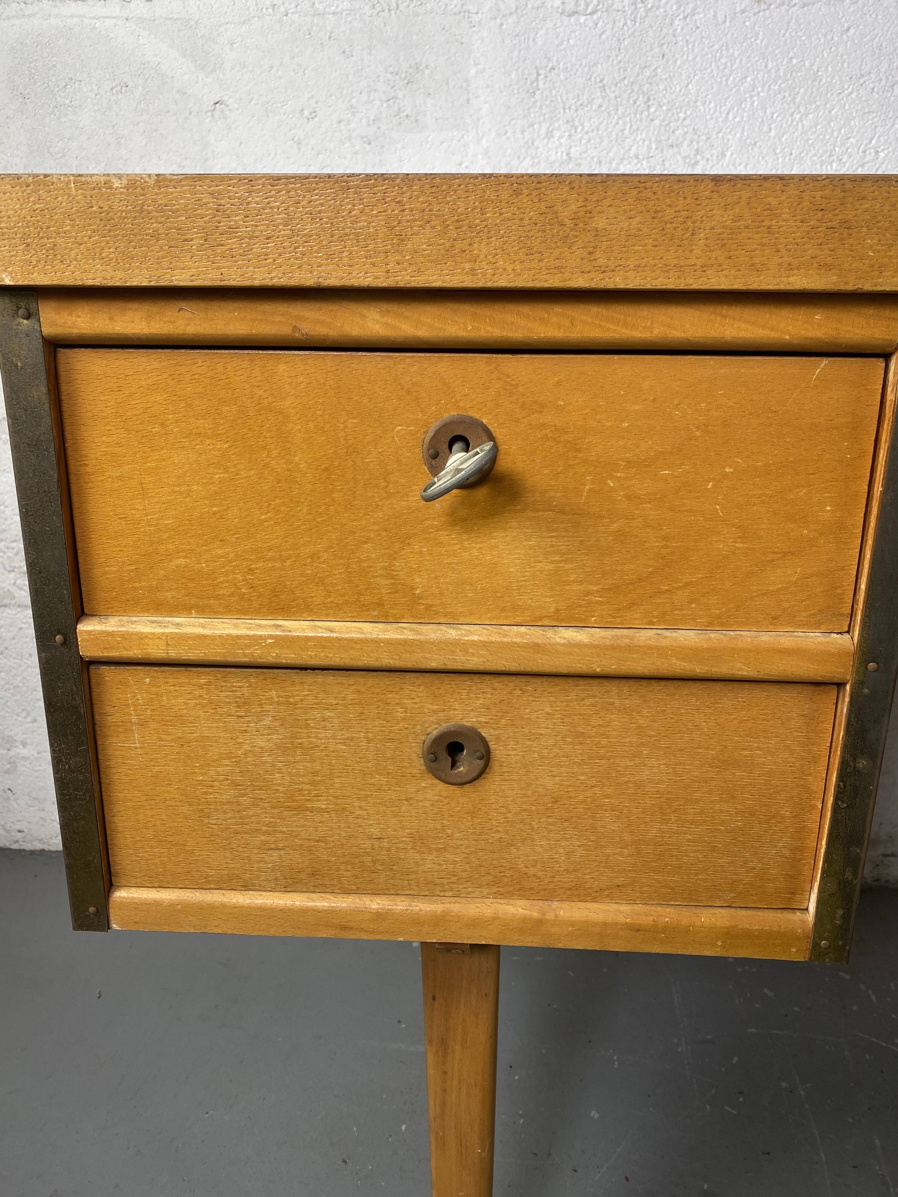 Desk Ekawerk Horn Lippe