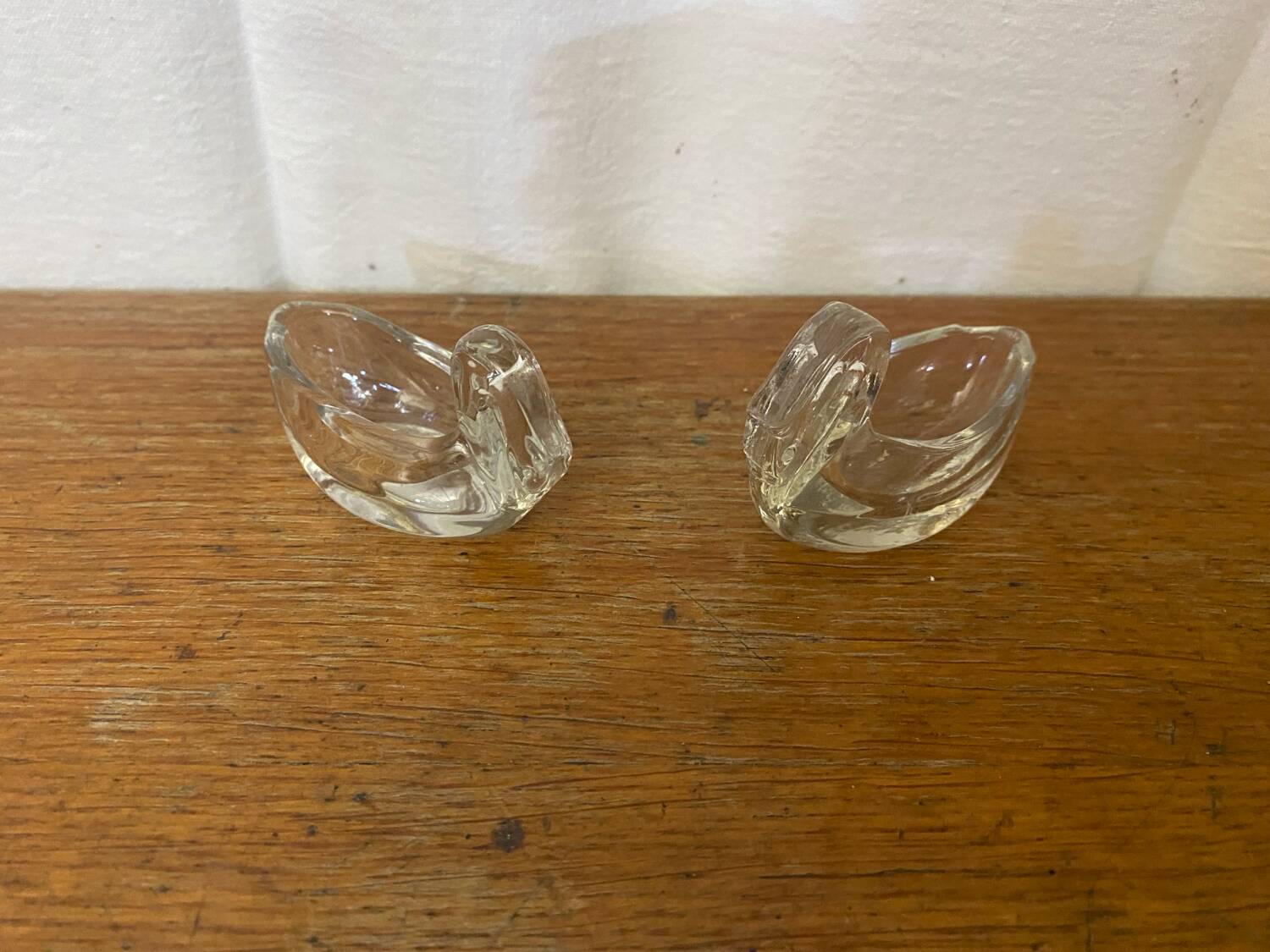 Paire de saleron ancien verre moulé cygne salière poivrier vintage