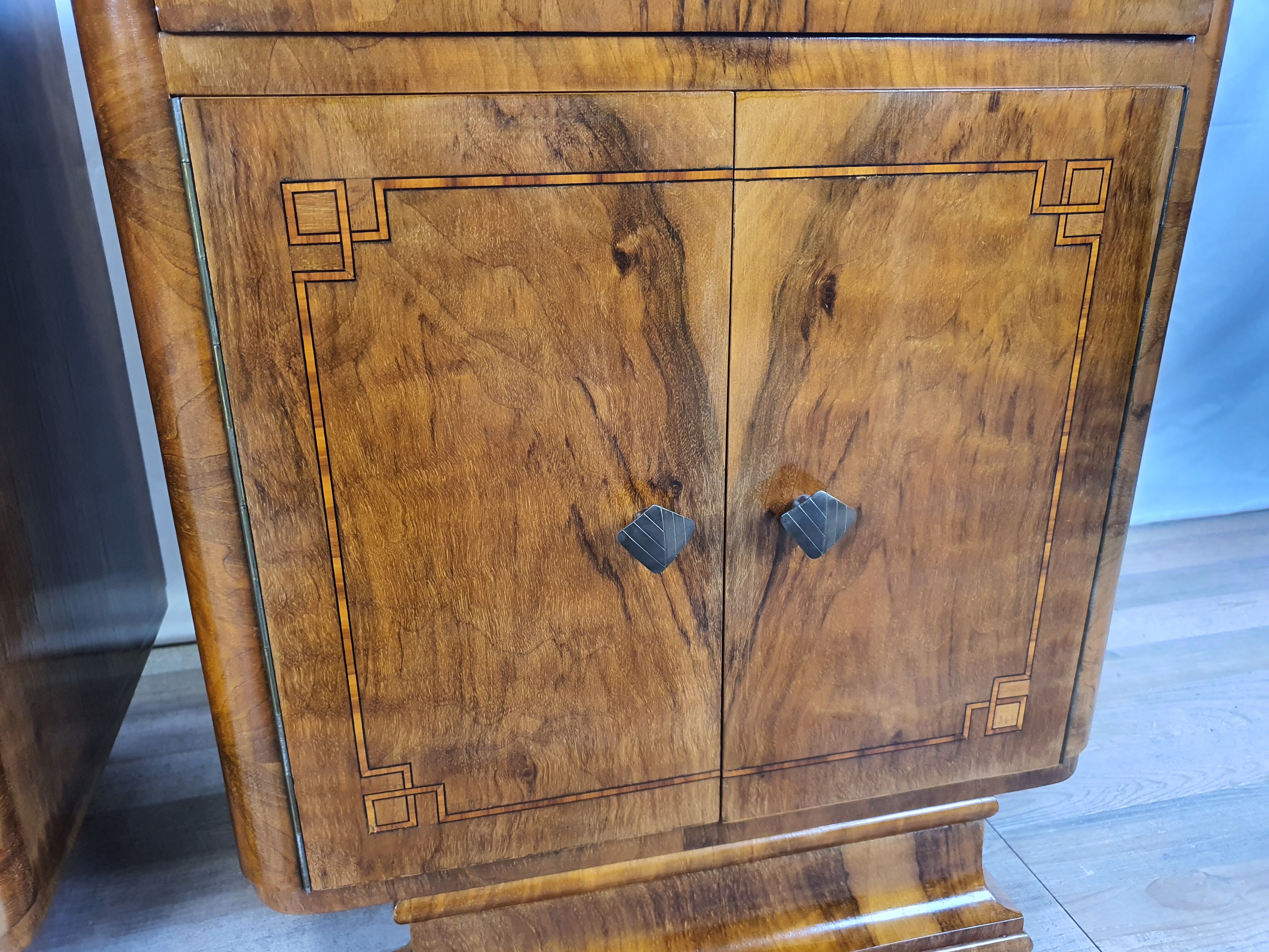 Art Decò Bedsides in Walnut