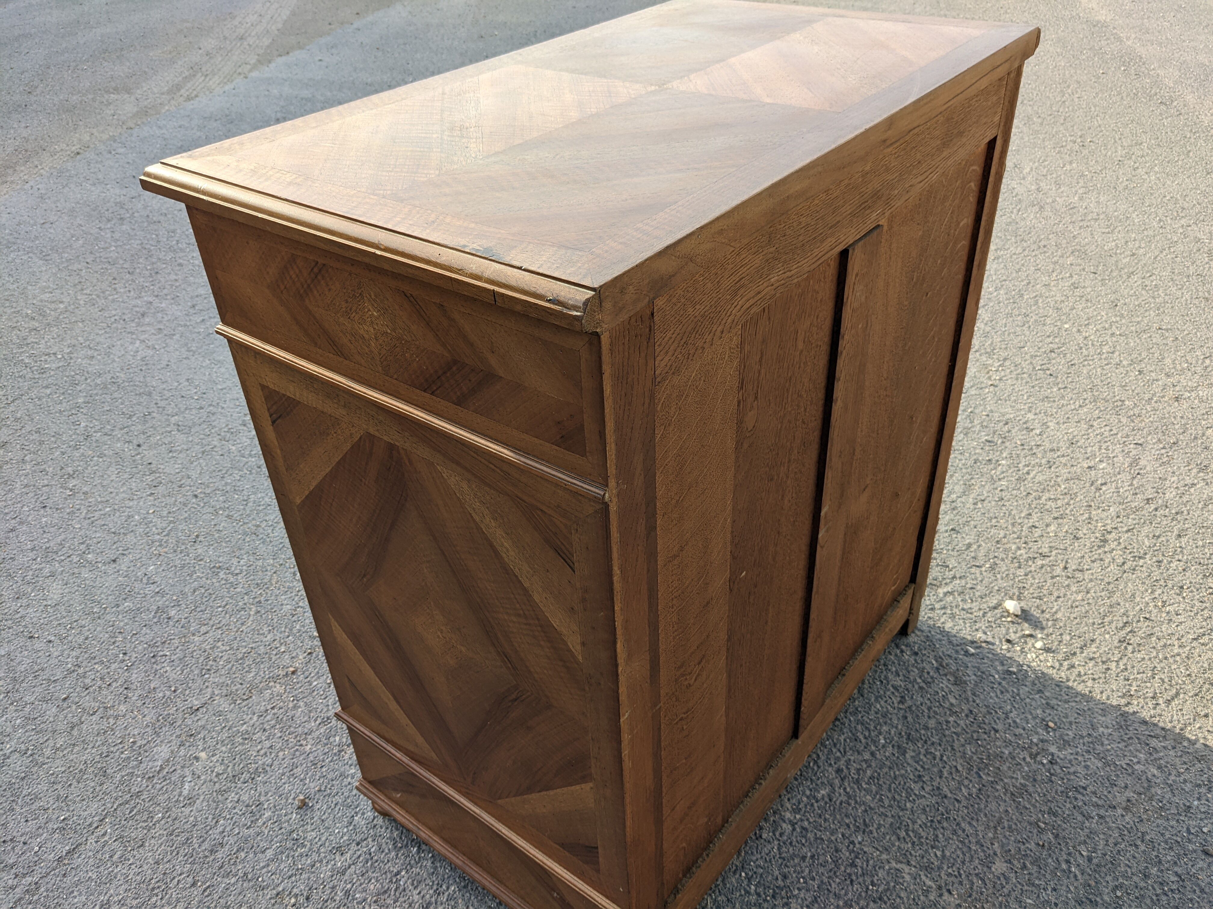 Commode style empire