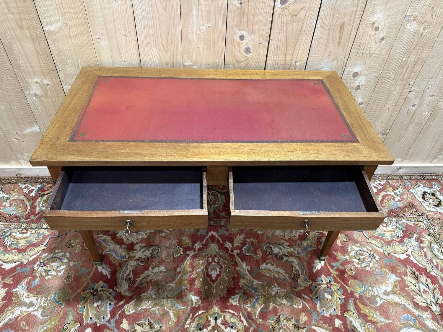 Flat desk in the Louis XVI style