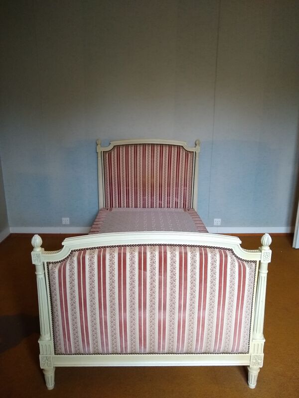 Lit style Louis XVI