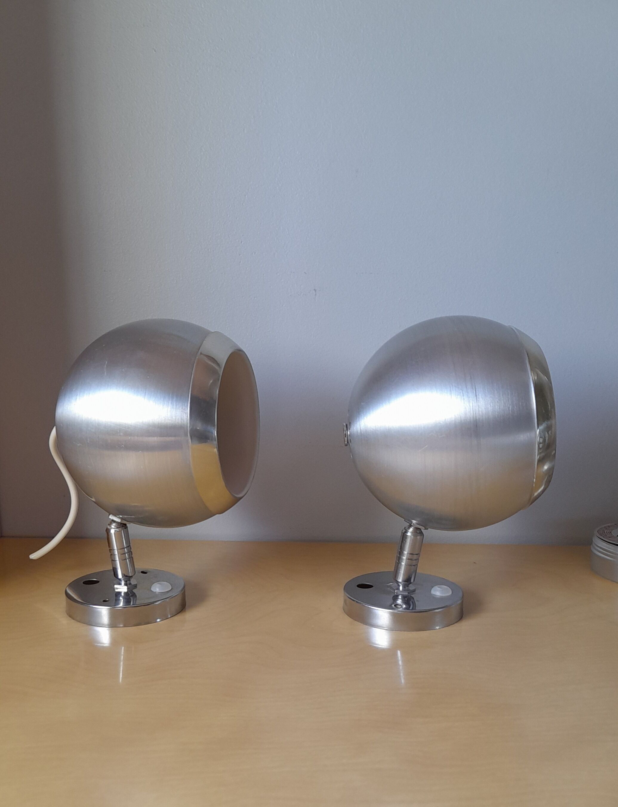 Pair of eyeball spots, Alumininor