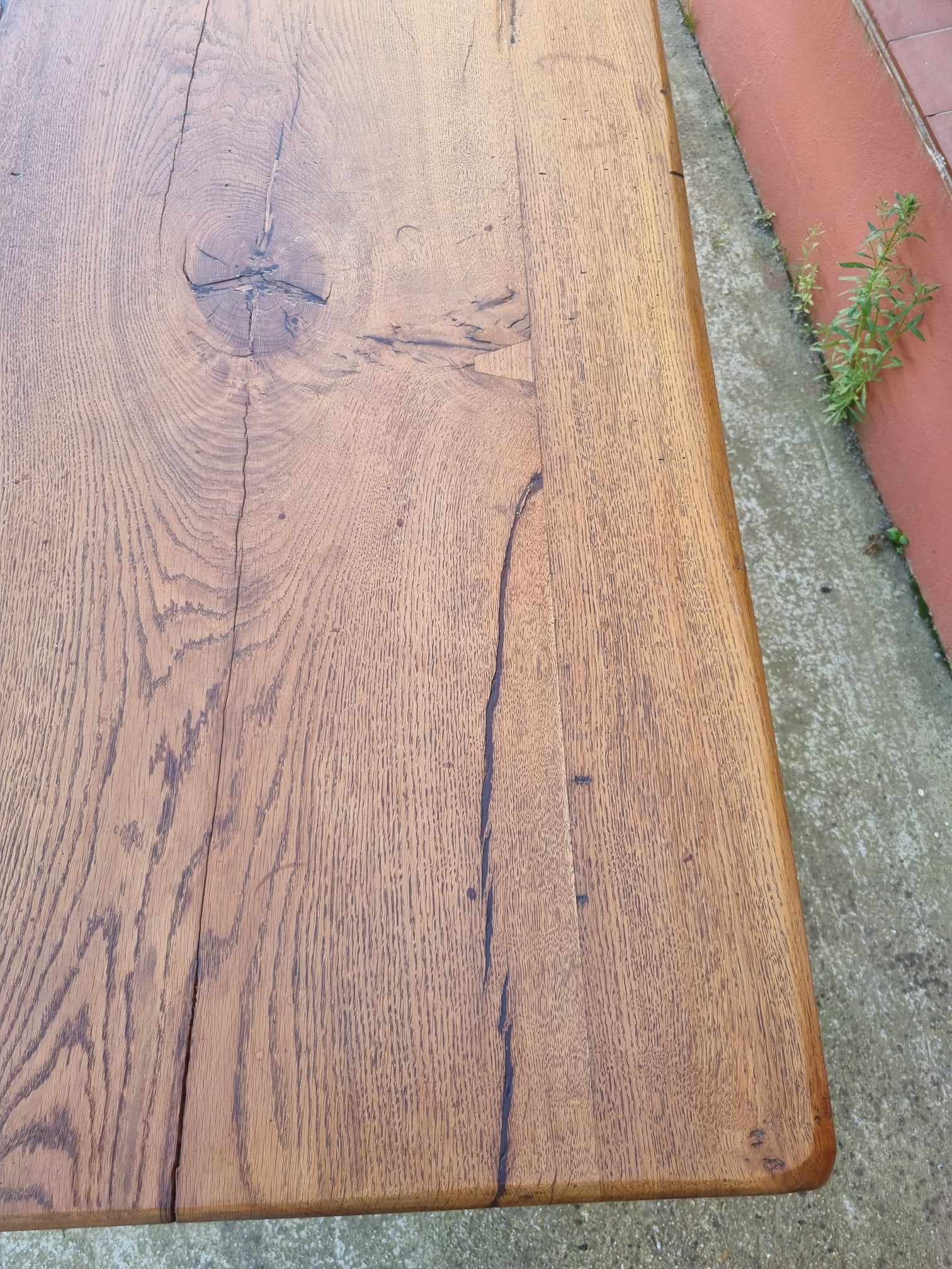 Farm table