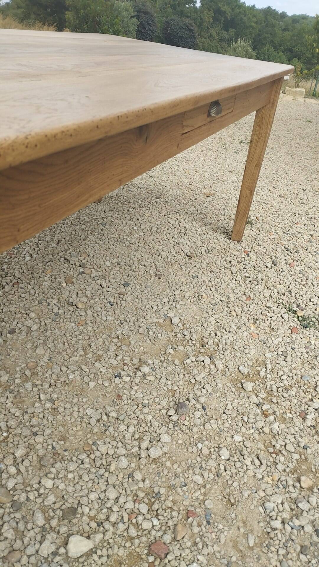 Rustic farmhouse table in solid oak with antique patina finish 200 x 90