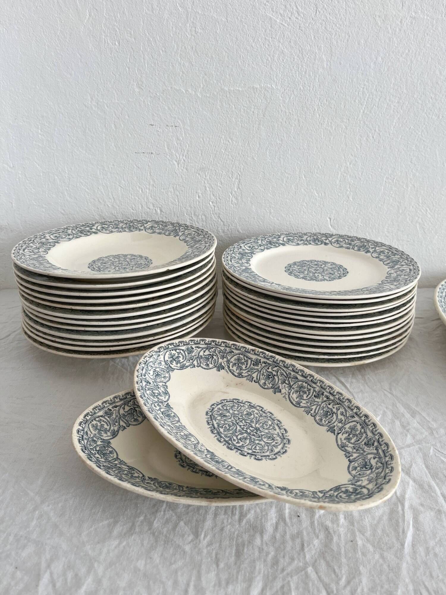 "Renaissance" ironstone dinnerware set from Creil and Montereau - 30 pieces