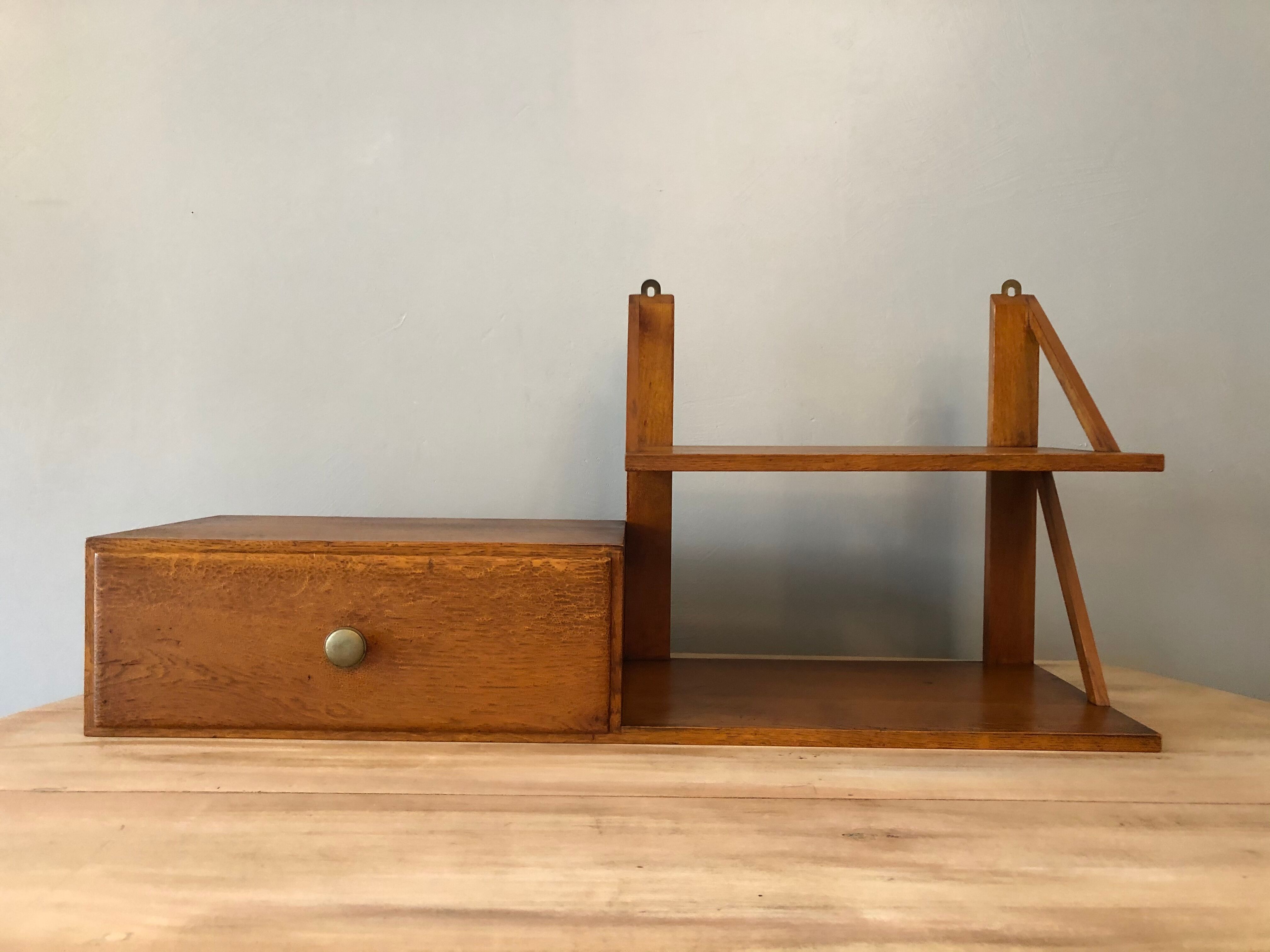 Vintage shelf to hang