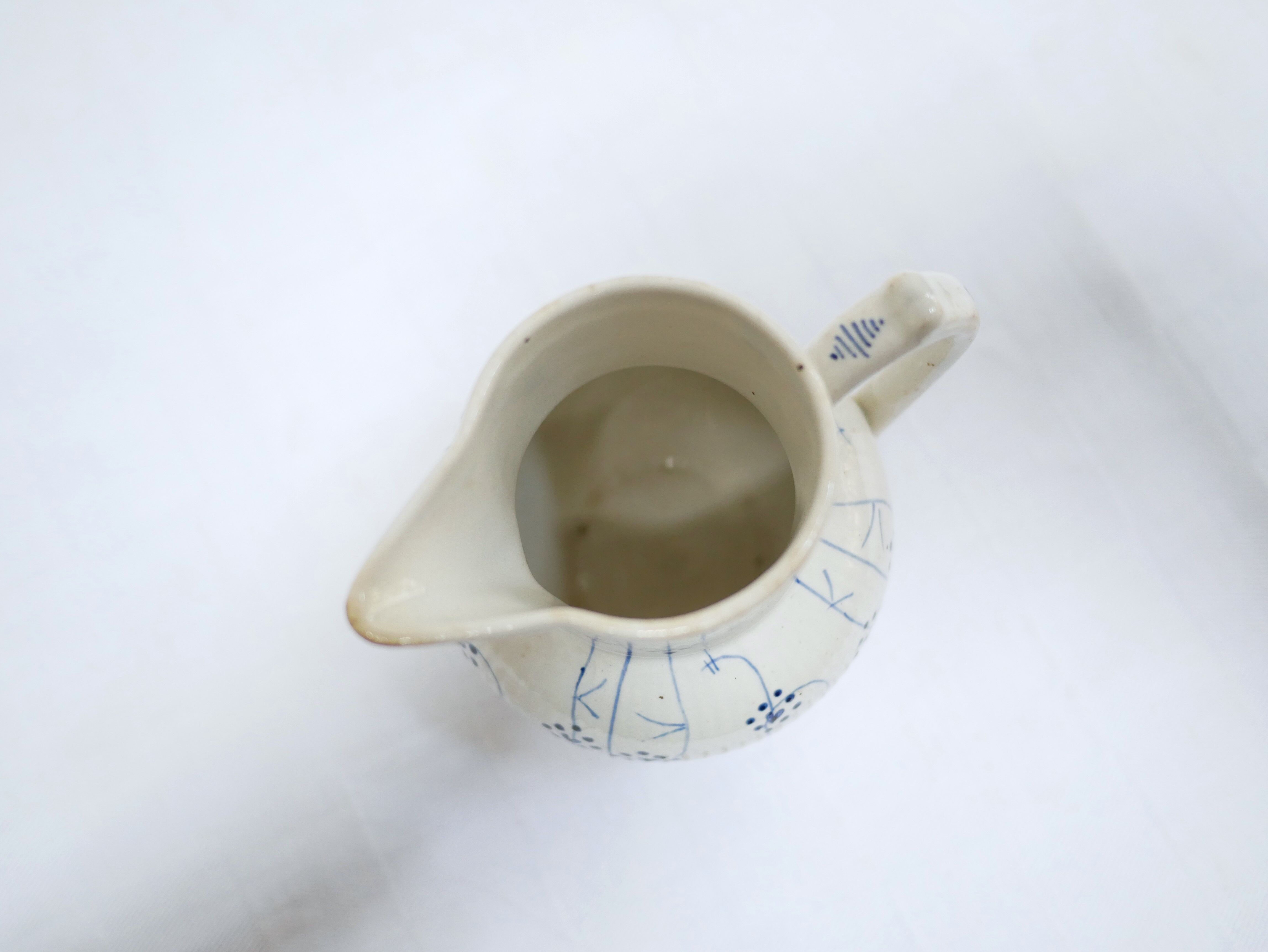 Pot à lait vintage en céramique par la manufacture Sarreguemines