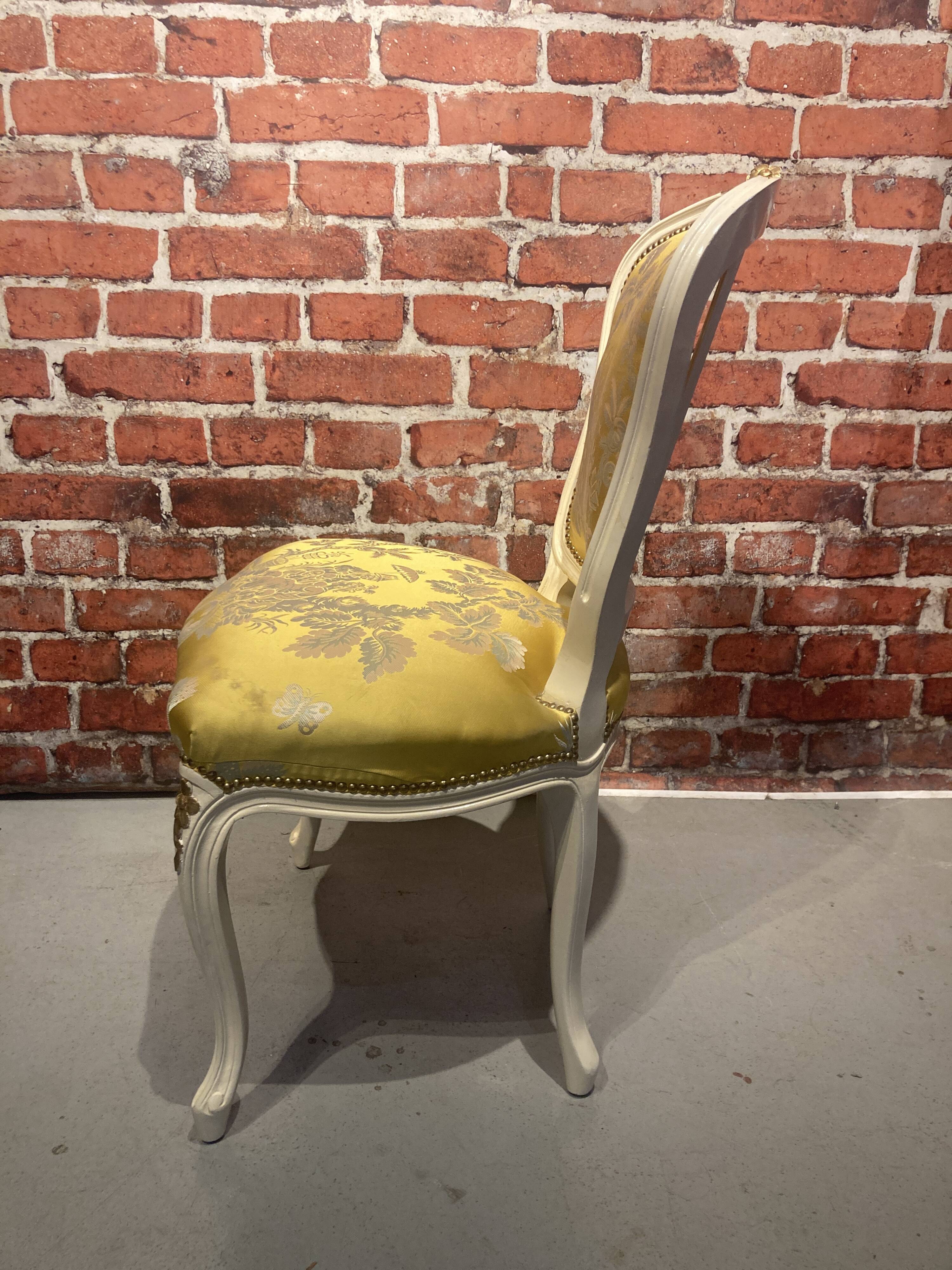 Lot d'un fauteuil et d'une chaise