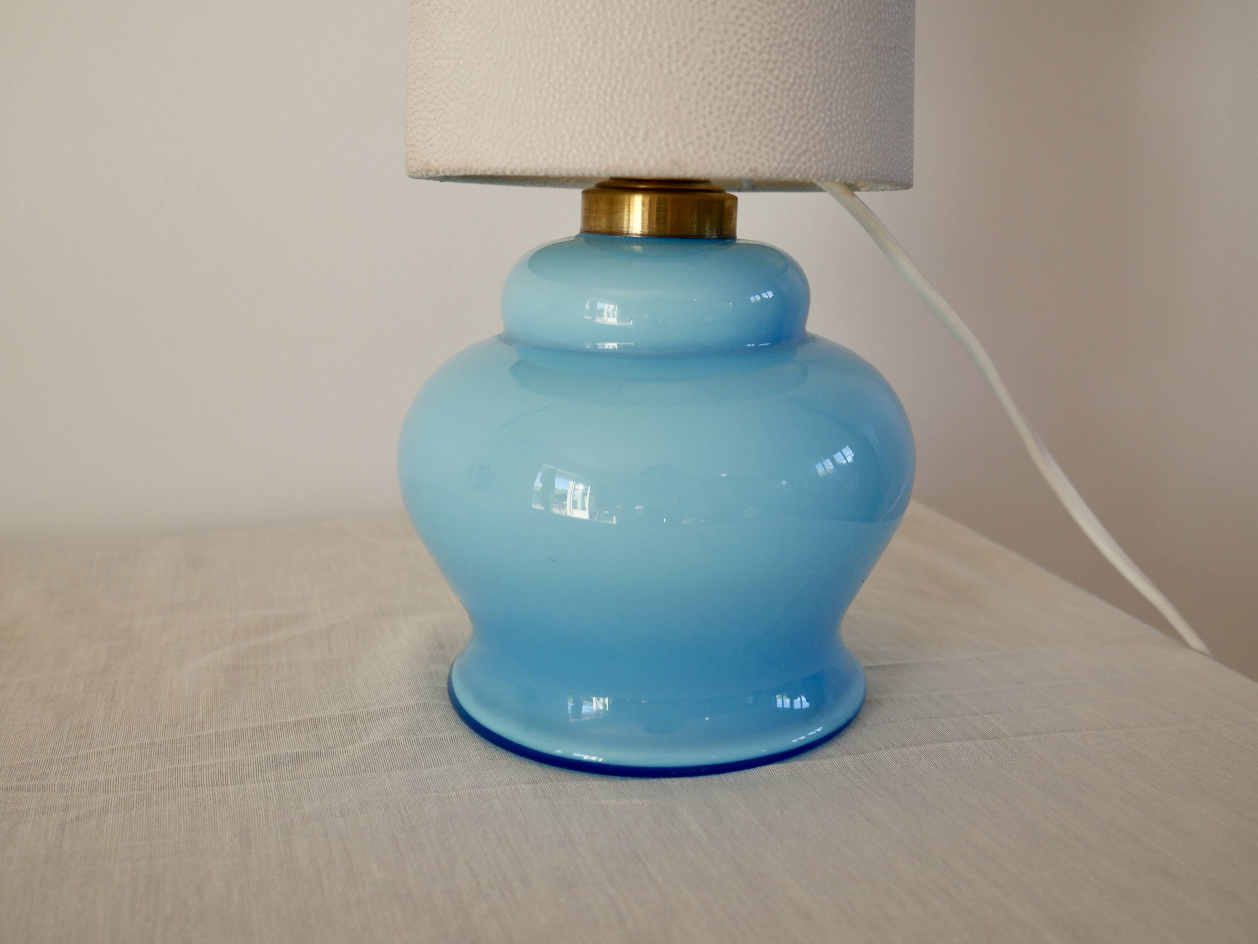 Lamp with blue opaline feet and textured conical lampshade 60s-70s