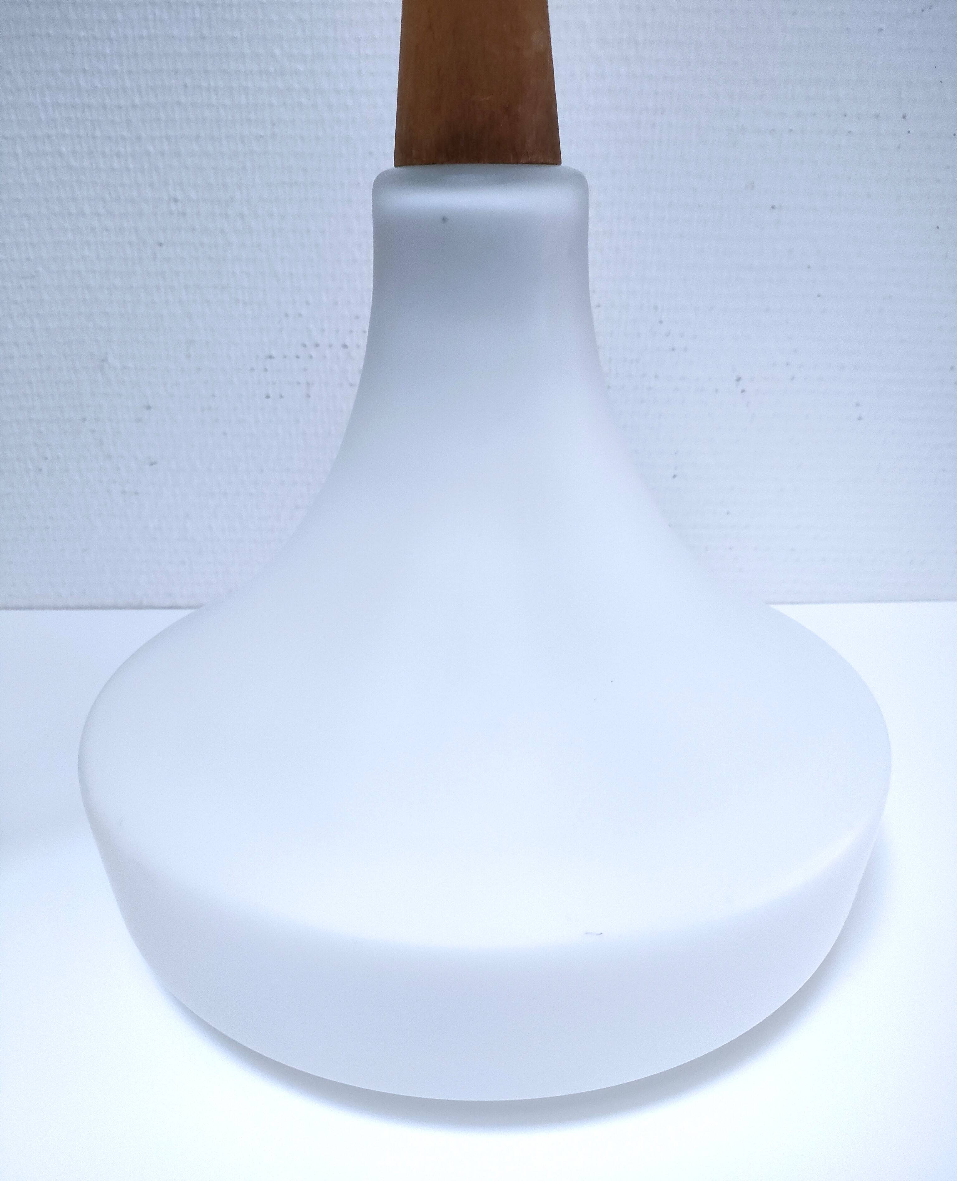 Suspension verre opalin et bois design années 70