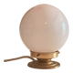 Lampe à poser globe opaline rosé