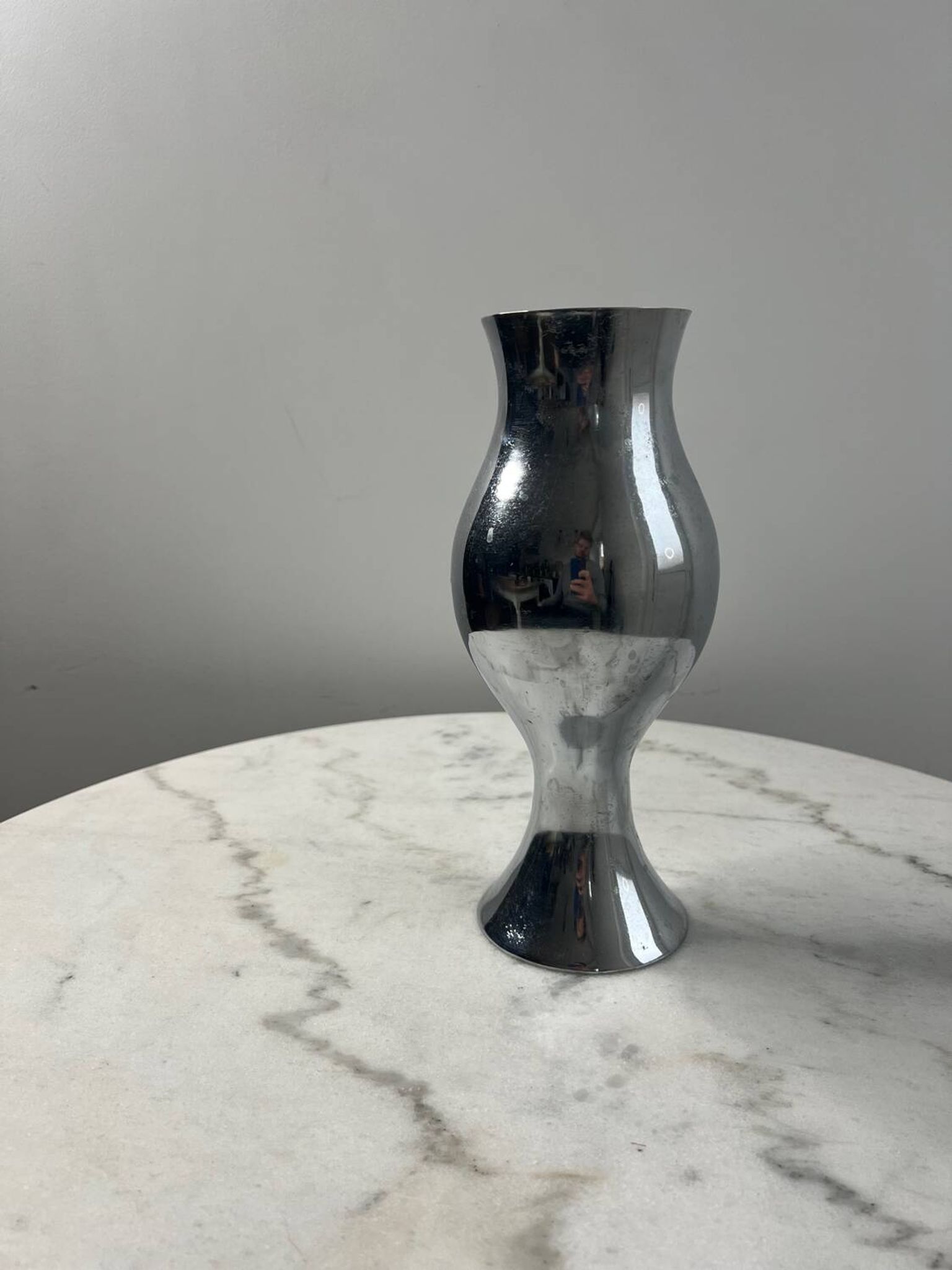 Vase métallique