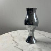Vase métallique