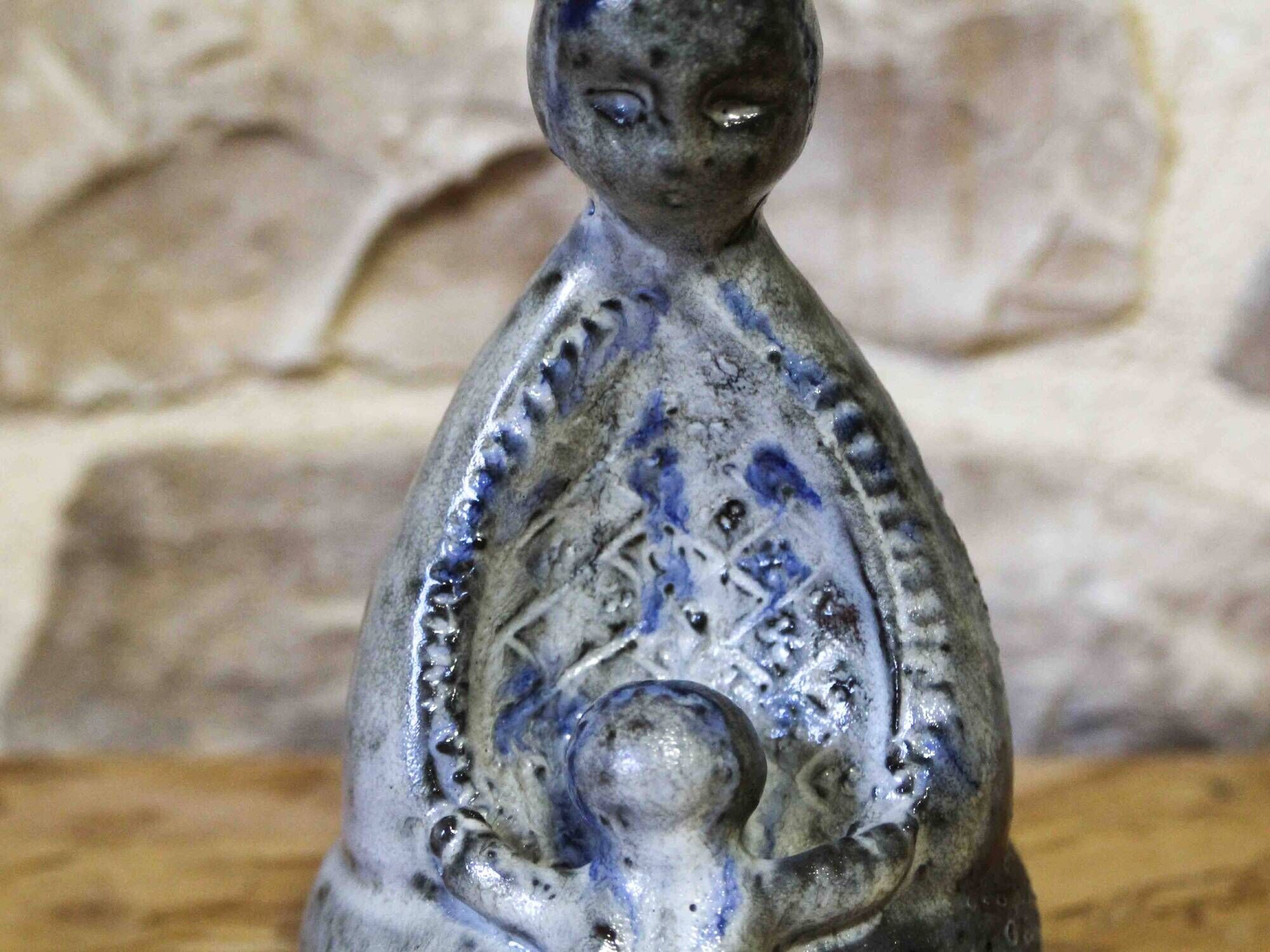 Vierge à l'enfant en grès émaillé Jeanne et Norbert Pierlot
